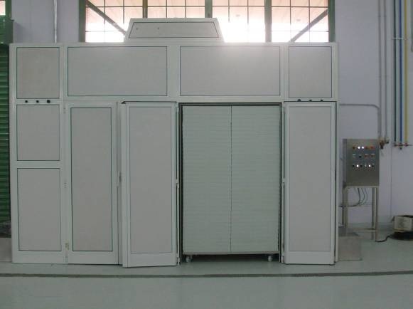 Vertical dryer for fruit and vegetables